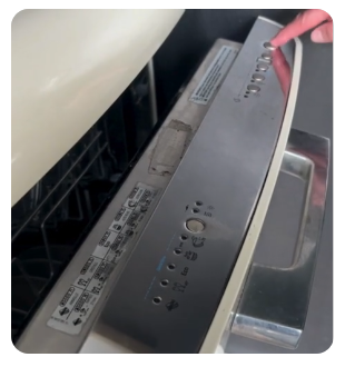 3. Włącz zmywarkę na dowolny program